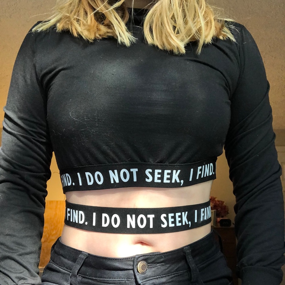 Black crop top with crossing elastic bands